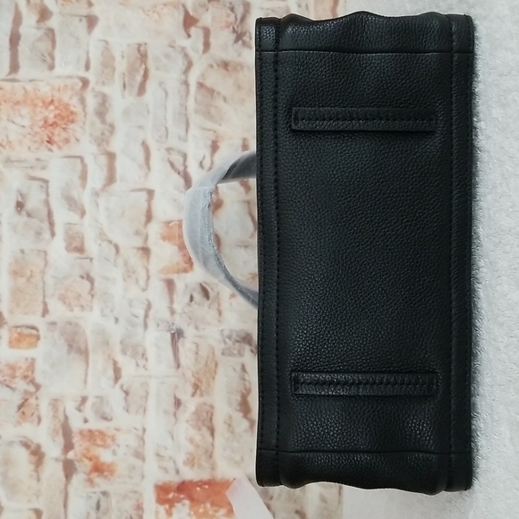 New Marc Jacobs The Director Leather Tote - Picture 8 of 13